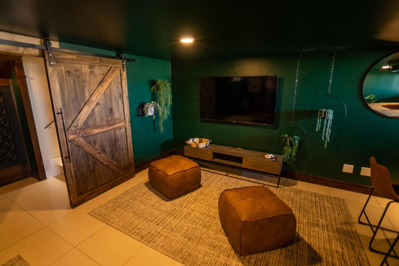 Deja Blue Beachfront Villa, Newly Renovated Langstrand Bagian luar foto
